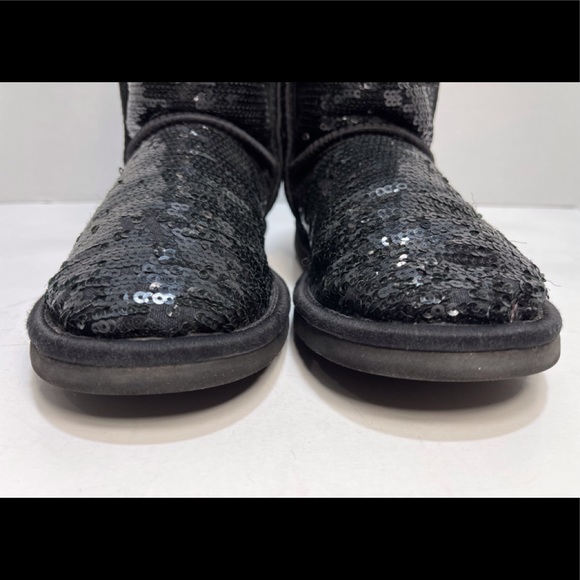 UGG 3161 Classic Short Black Sequin Sparkle Sheepskin Lined Boots Women’s Size 5 - Picture 6 of 14